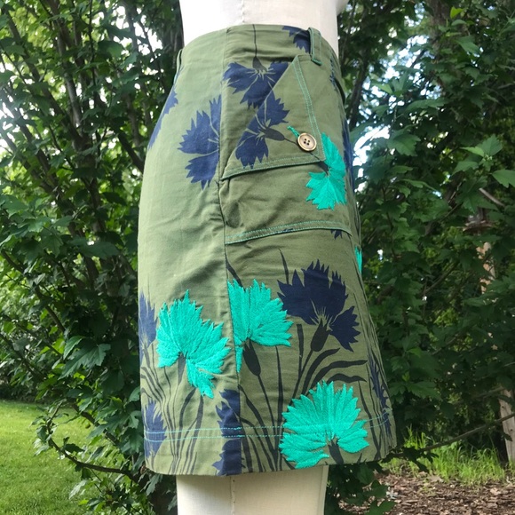 RARE Anthropologie Floral Embroidered Pencil Skirt - Picture 3 of 7